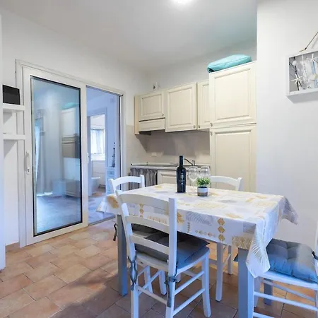 Sibilla House 2 * 올비아